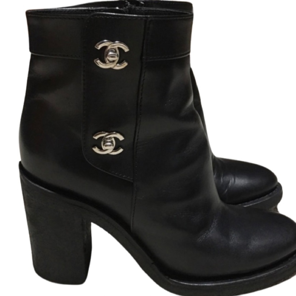 COPY - Chanel cc turnlock logos ankle boot.